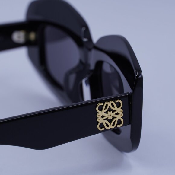 Loewe LW40114F 01A Sunglasses Shiny Black Cat Eye Frame, Smoke Lenses main image 5